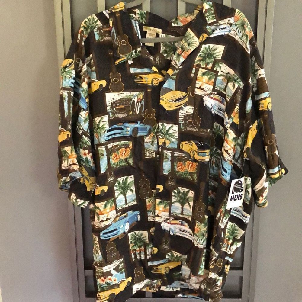 NWT Islander Hawaiian style short sleeve button down T-shirt cars palm trees gui